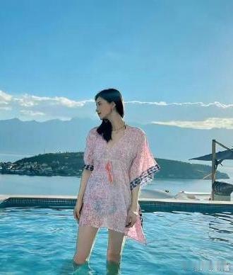 蒋欣瘦得认不出，只能说太靓了！彻底美成了小公主哈！ 