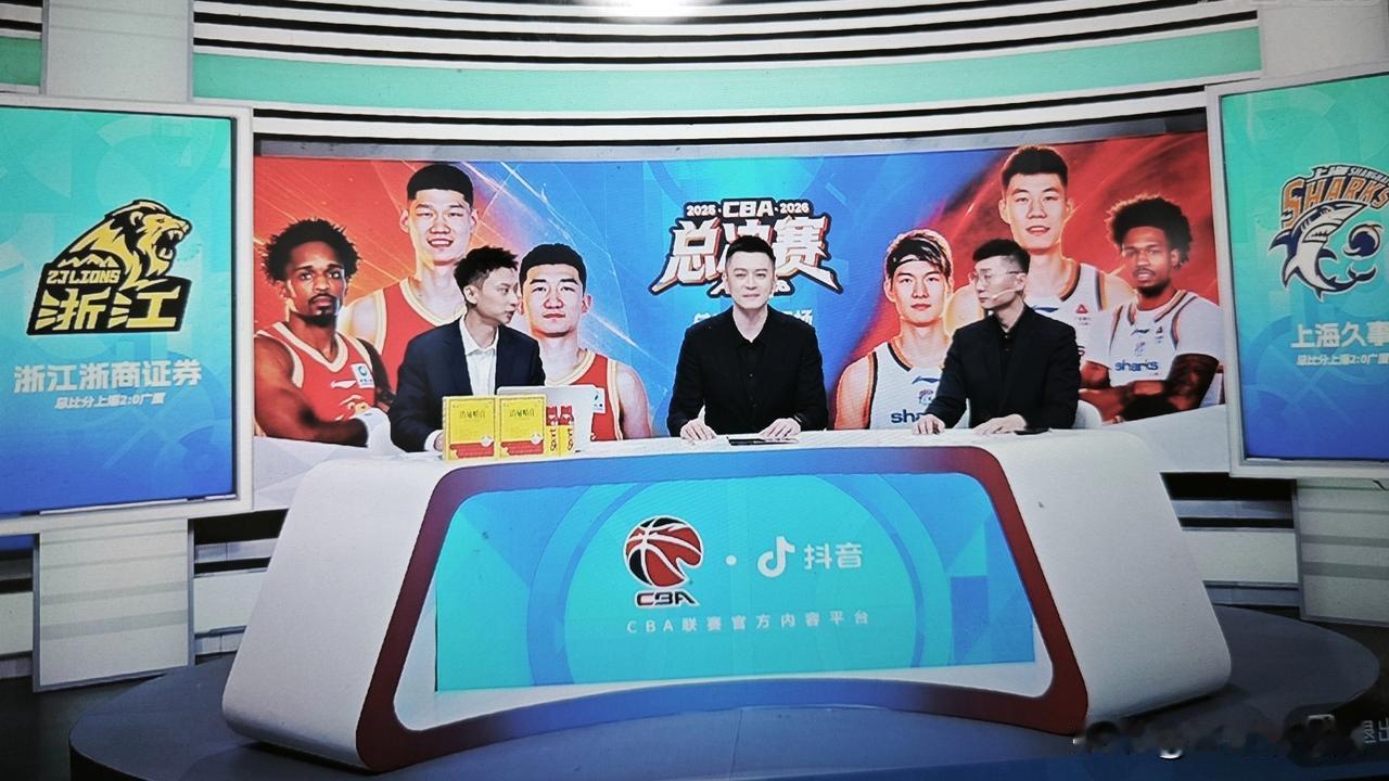 杨鸣这是被抢过来了？两大媒体抢杨鸣！

我真是佩服杨鸣，虽然不再是主教练，但是这