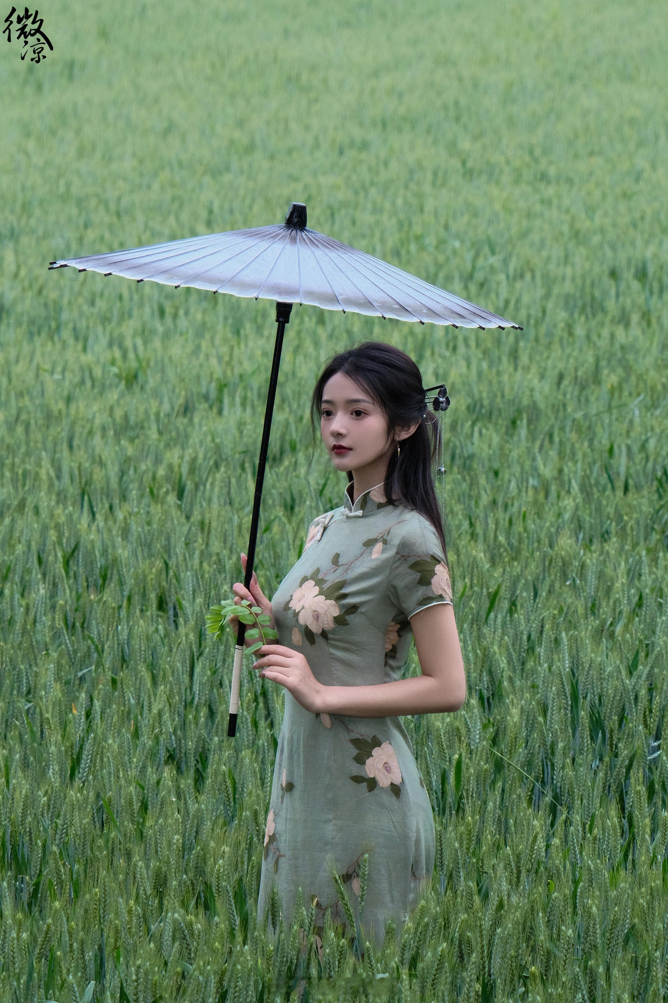 #微凉时光馆##西安约拍[超话]##少女写真# 天青色等烟雨 ​​​