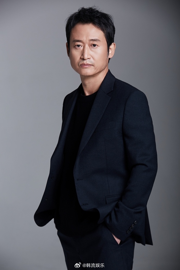 【演员柳承穆对后辈们的精彩演出毫不吝惜赞美】柳承穆表示“不仅是演员，工作人员、导
