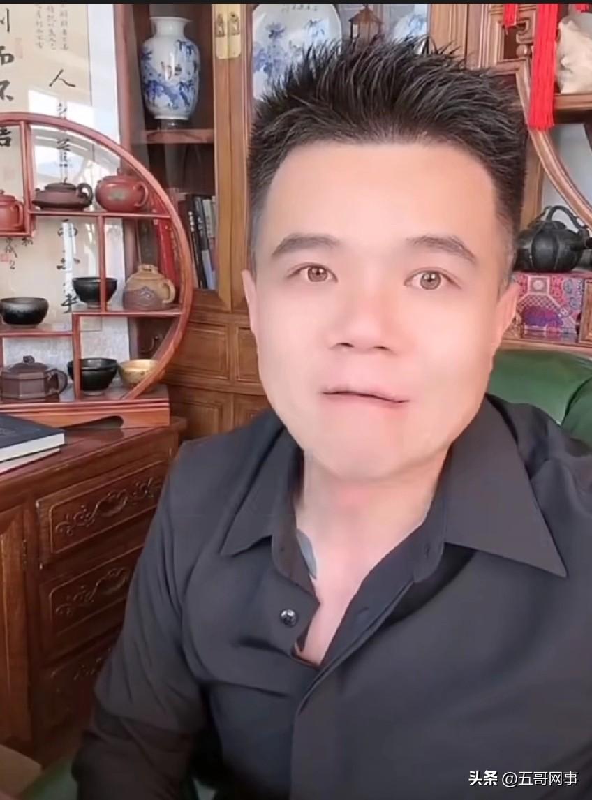 小胖聊铁岭小辉状况，脑瓜子打三个眼，昨天给我打了一个小时电话，现在说不清话，大舌