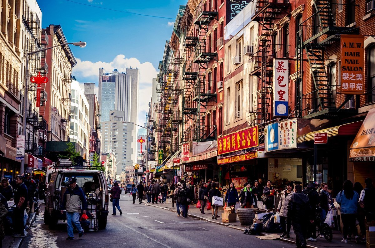 纽约唐人街的社区服务中心，竟被美国司法部指控为“中国秘密警察局”。64岁的华裔美
