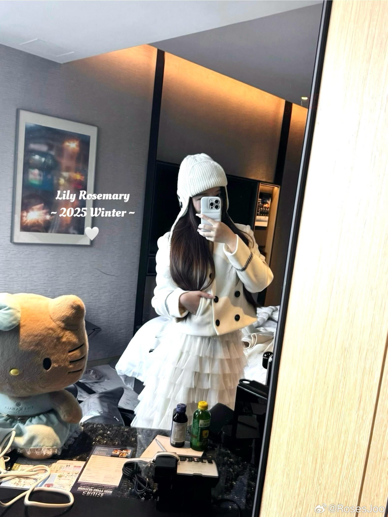 Part.1kiss and hug ：）🤍🐈⬛🌺 很喜欢冬天 