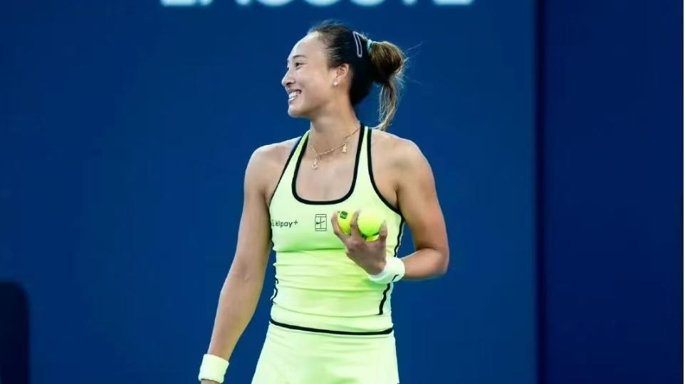 WTA1000迈阿密站，郑钦文0：2不敌世界排名第一的萨巴伦卡无缘晋级8强，面对