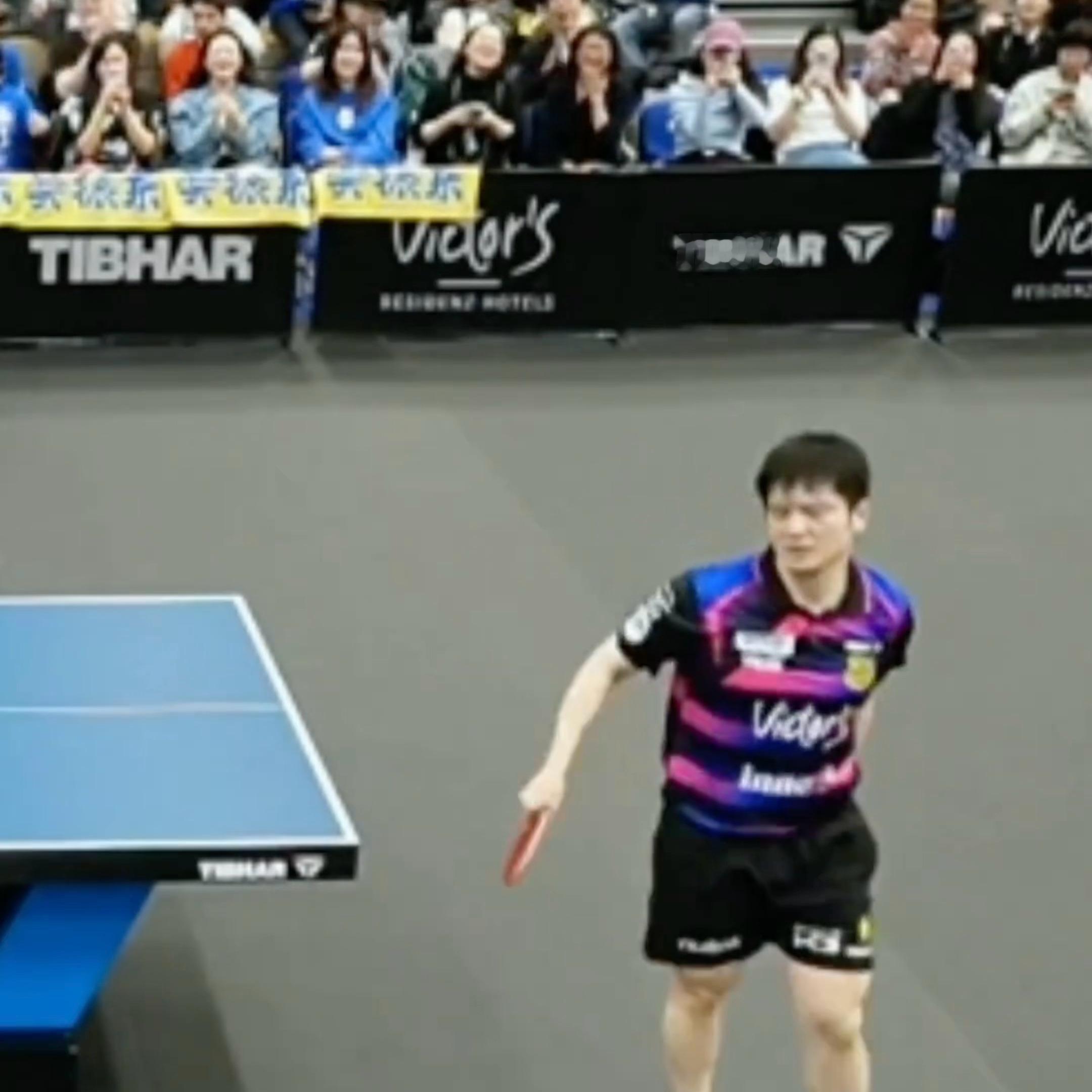 昨天这球相持特别精彩🤣最后一板想帅一个 结果没过网把自己气坏了樊振东