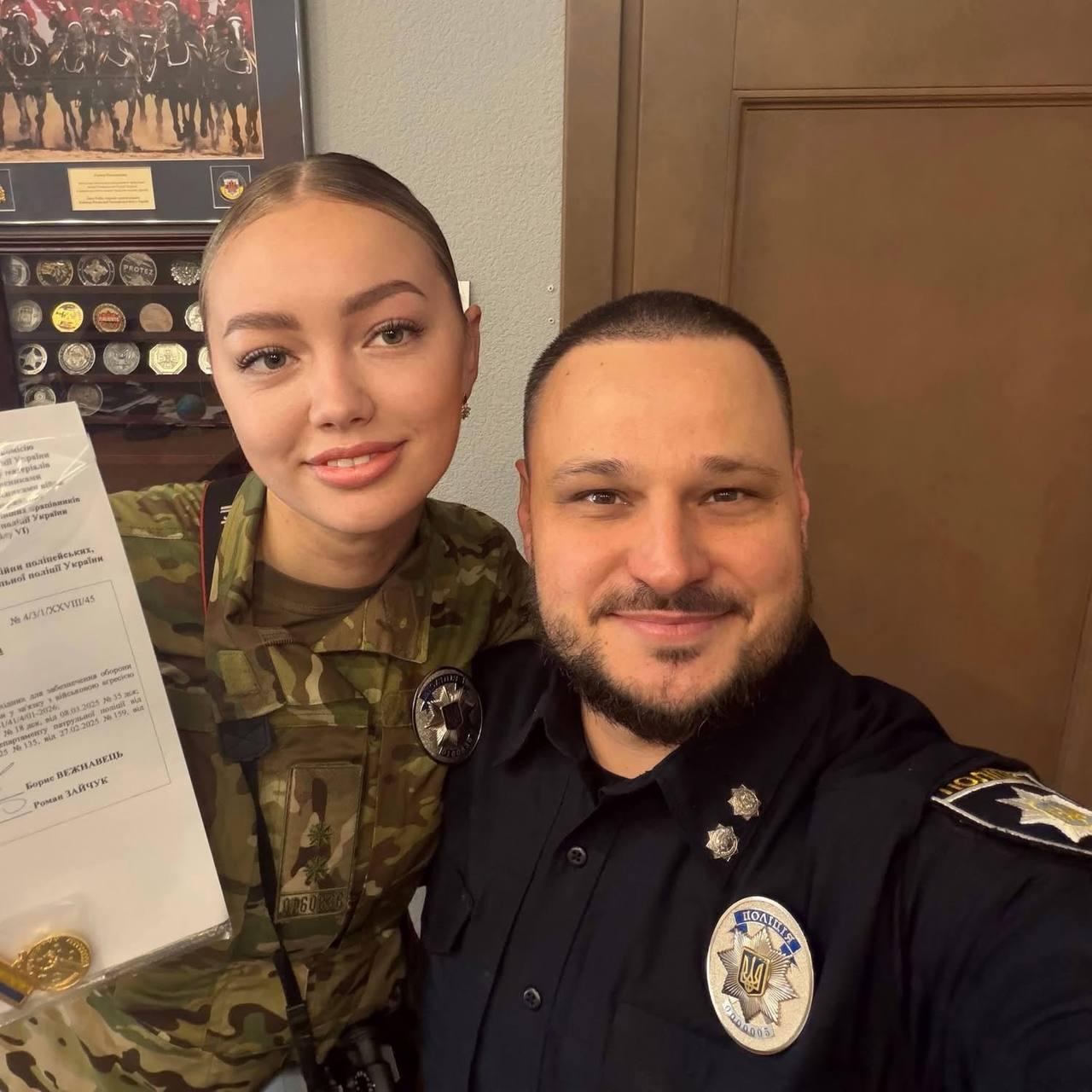 乌克兰国家警察第一副局长别洛希茨基摊上事了！社交媒体上流出两张照片，一名自称记者