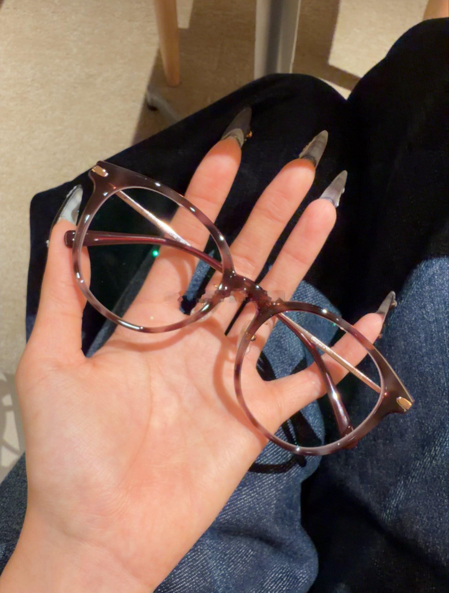 眼镜👓 ​​​
