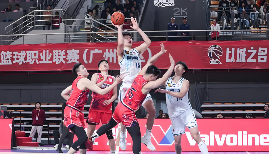 天堂与地狱的极端反差广州朗肽海本：残阵中的求生火焰坐镇华南农业大学综合体育馆的主