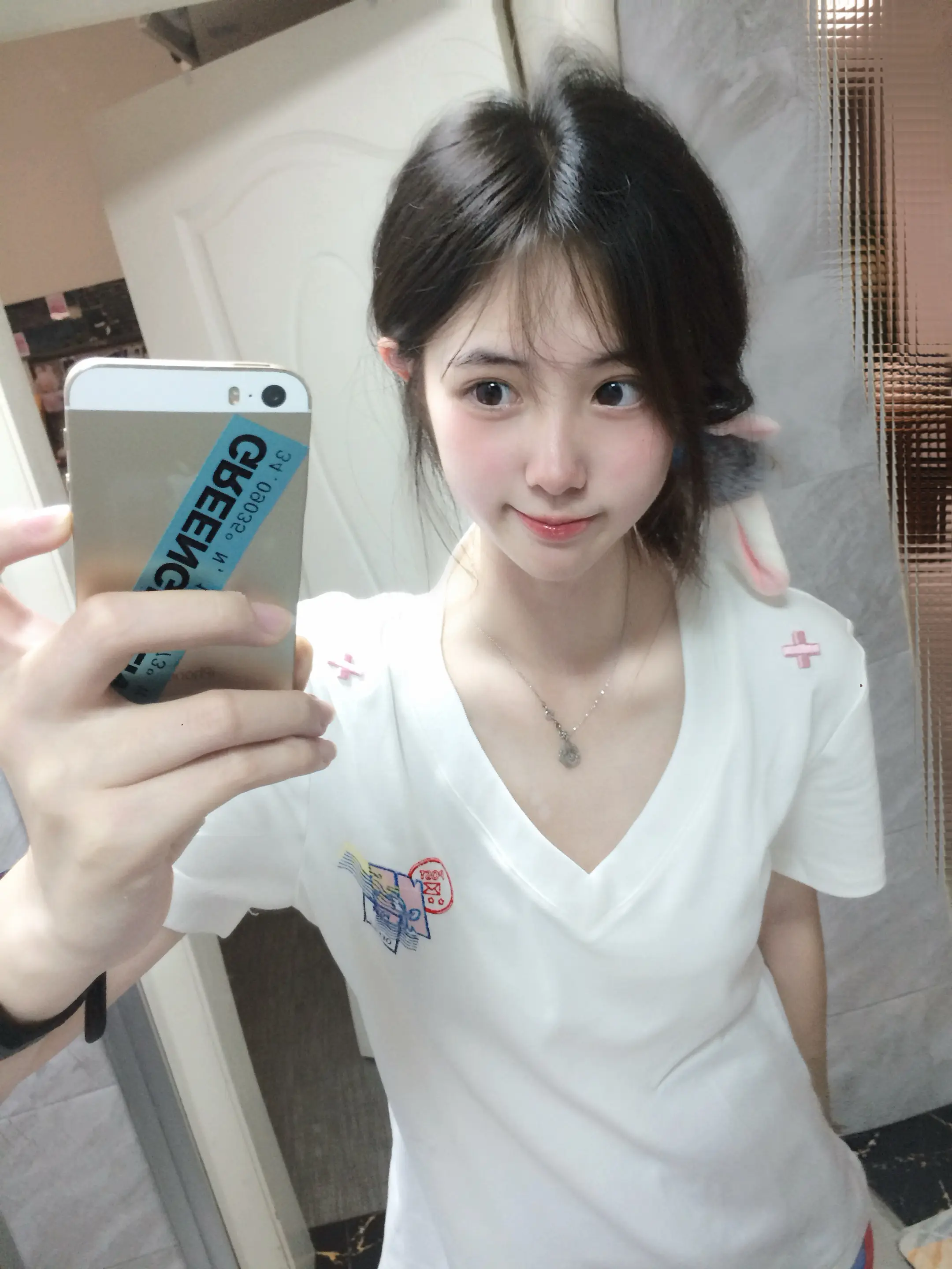 她歪着脑袋问我
