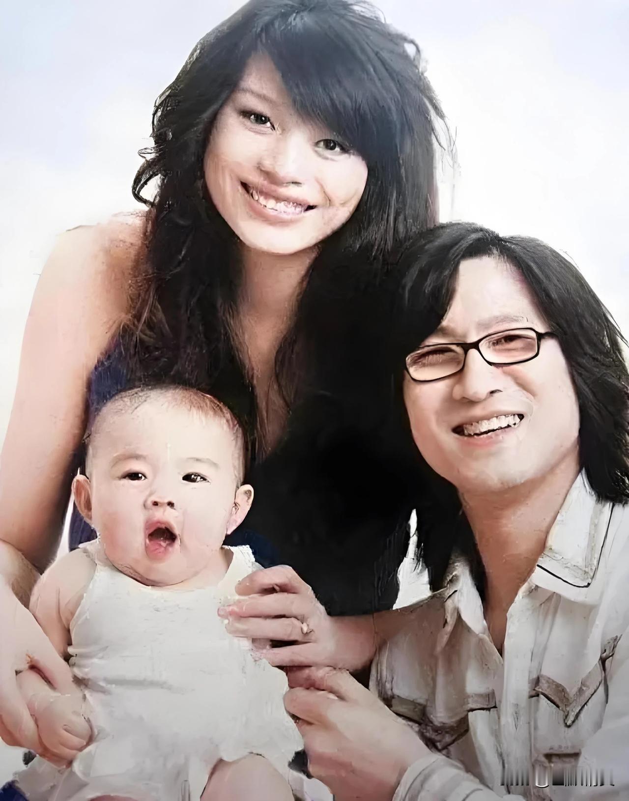 汪峰520官宣新女友森林北，
今天前妻葛荟婕就各种蹭热度，
对这两口子也是服服的