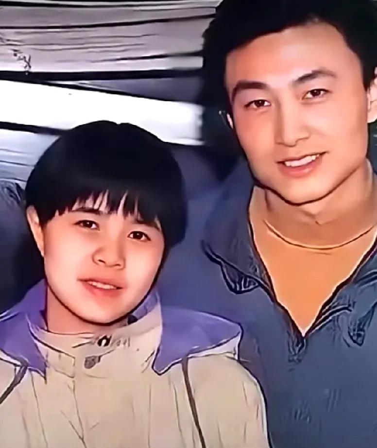 乍一看还以为是全红婵呢，仔细看，看出是谁了吧？那一年，王宁才24岁，真年轻啊，画
