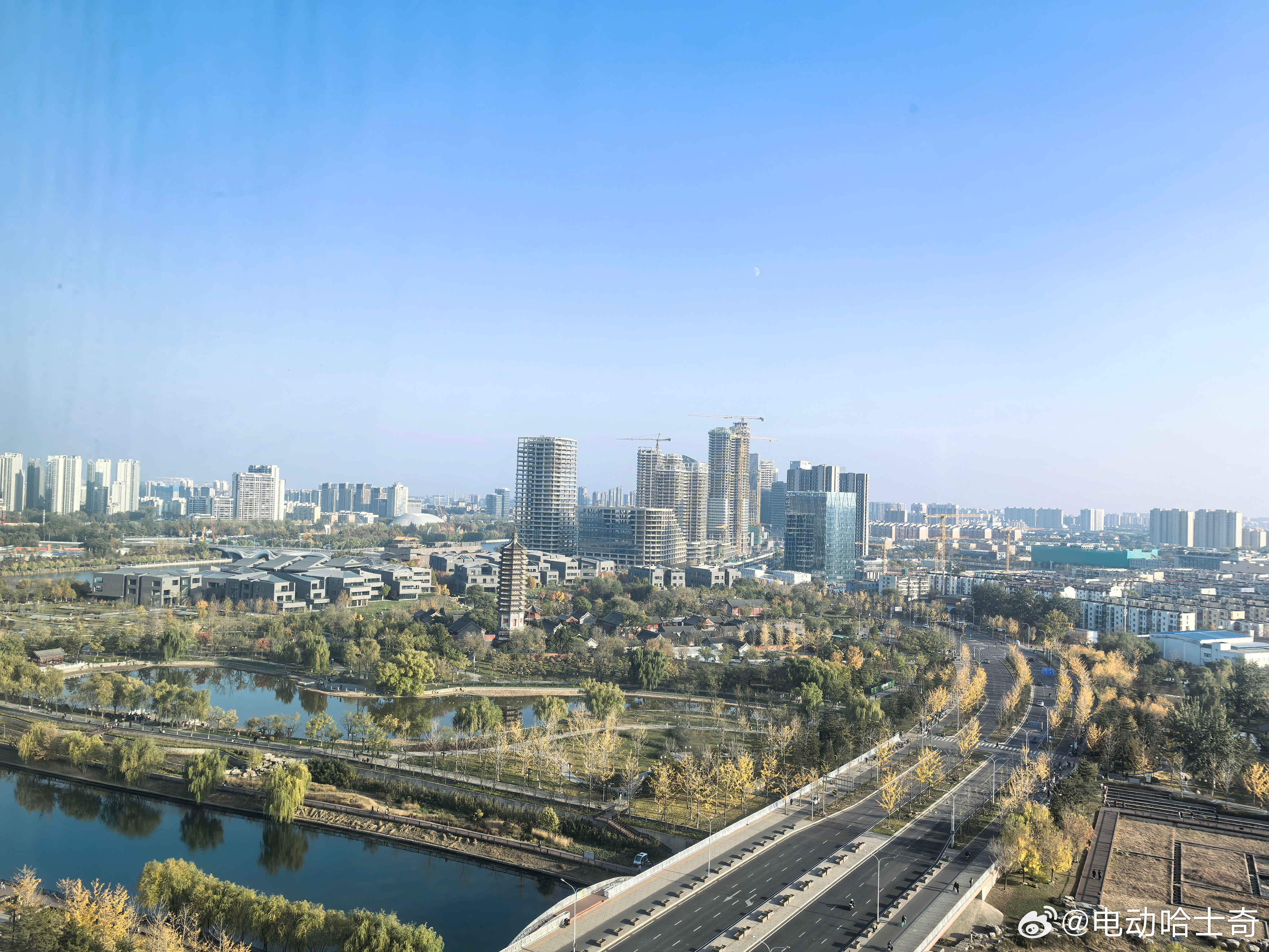 最近在看北京的房子[跪了]景色好的房子，五百多万…月租一万五起步…这价钱实在是太