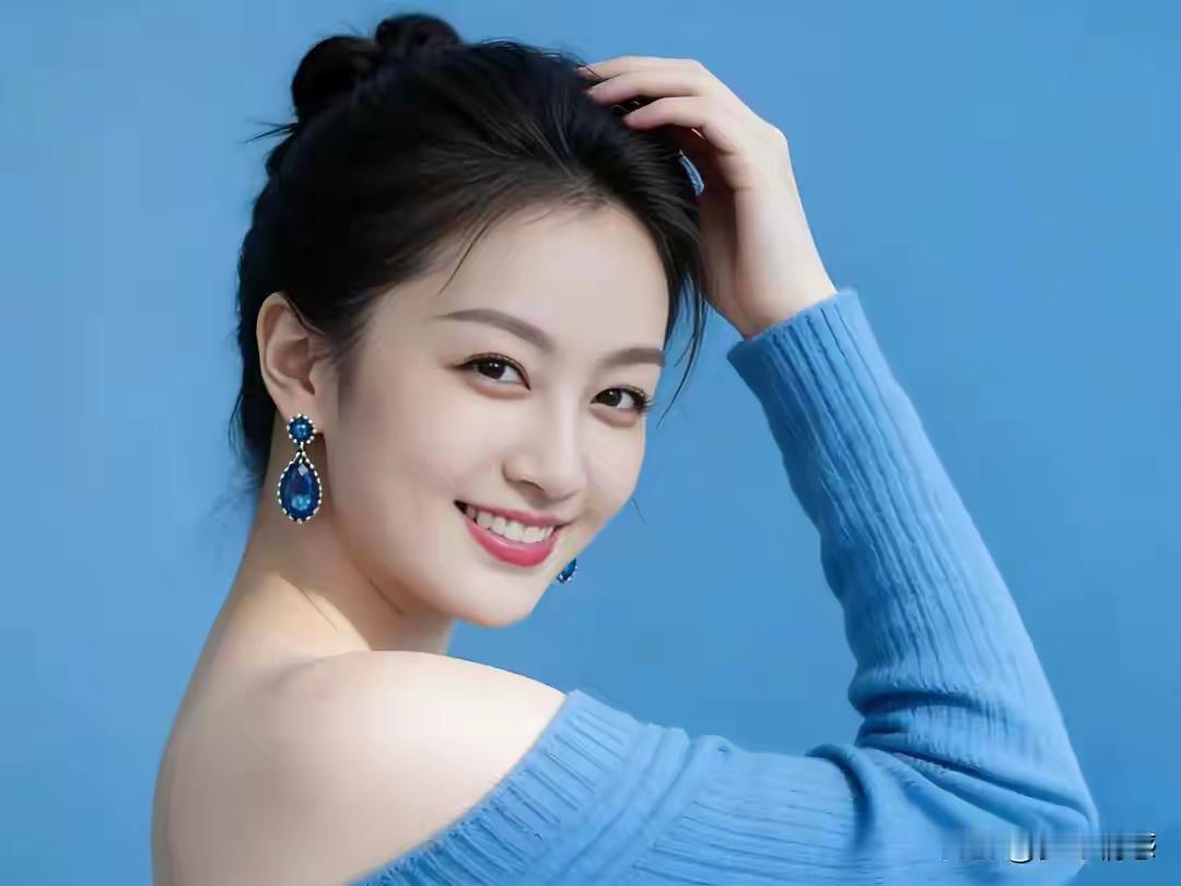 清早隔屏问个好，
咱俩默契不用吵。
你懂我来我懂你，
心有灵犀真奇妙。