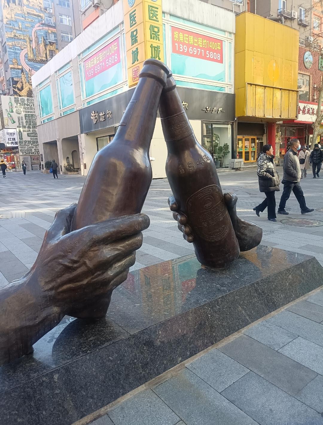今天乘地铁又学了一手

好多年没有坐过地铁了，昨日开车来青岛串门，今天已无其它事