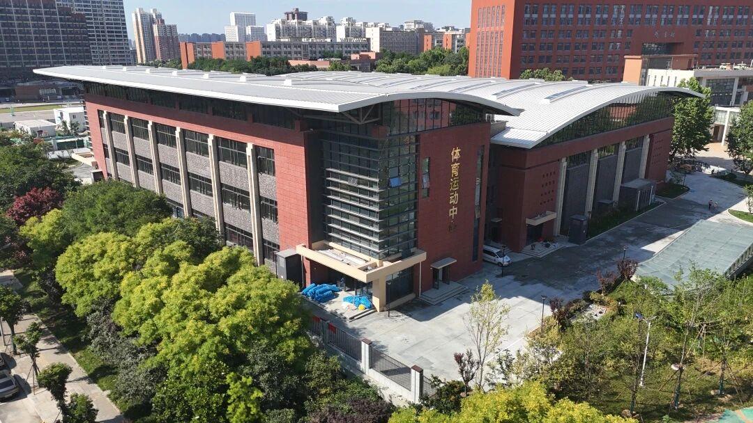 近日，总投资约1.22亿元的西安理工大学曲江校区体育馆项目完工，这座全新文体场馆