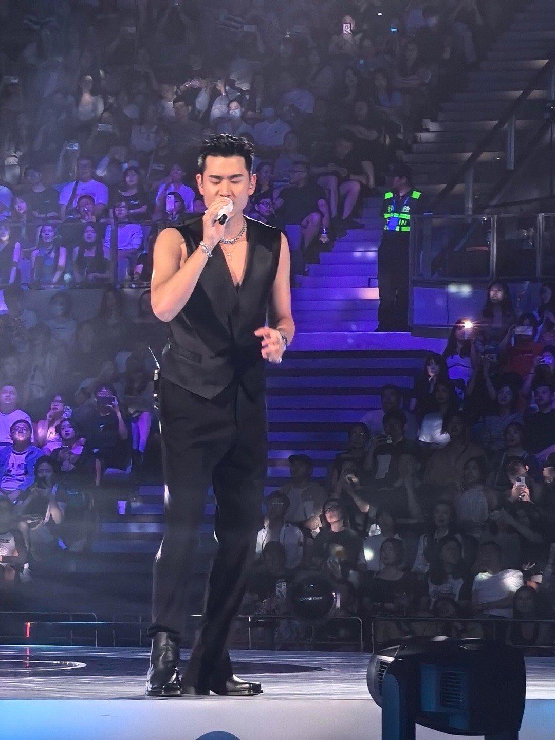 周兴哲要把深情带到洛阳了救命！周兴哲终于来洛阳了！每首歌都是刻进DNA里的深情，