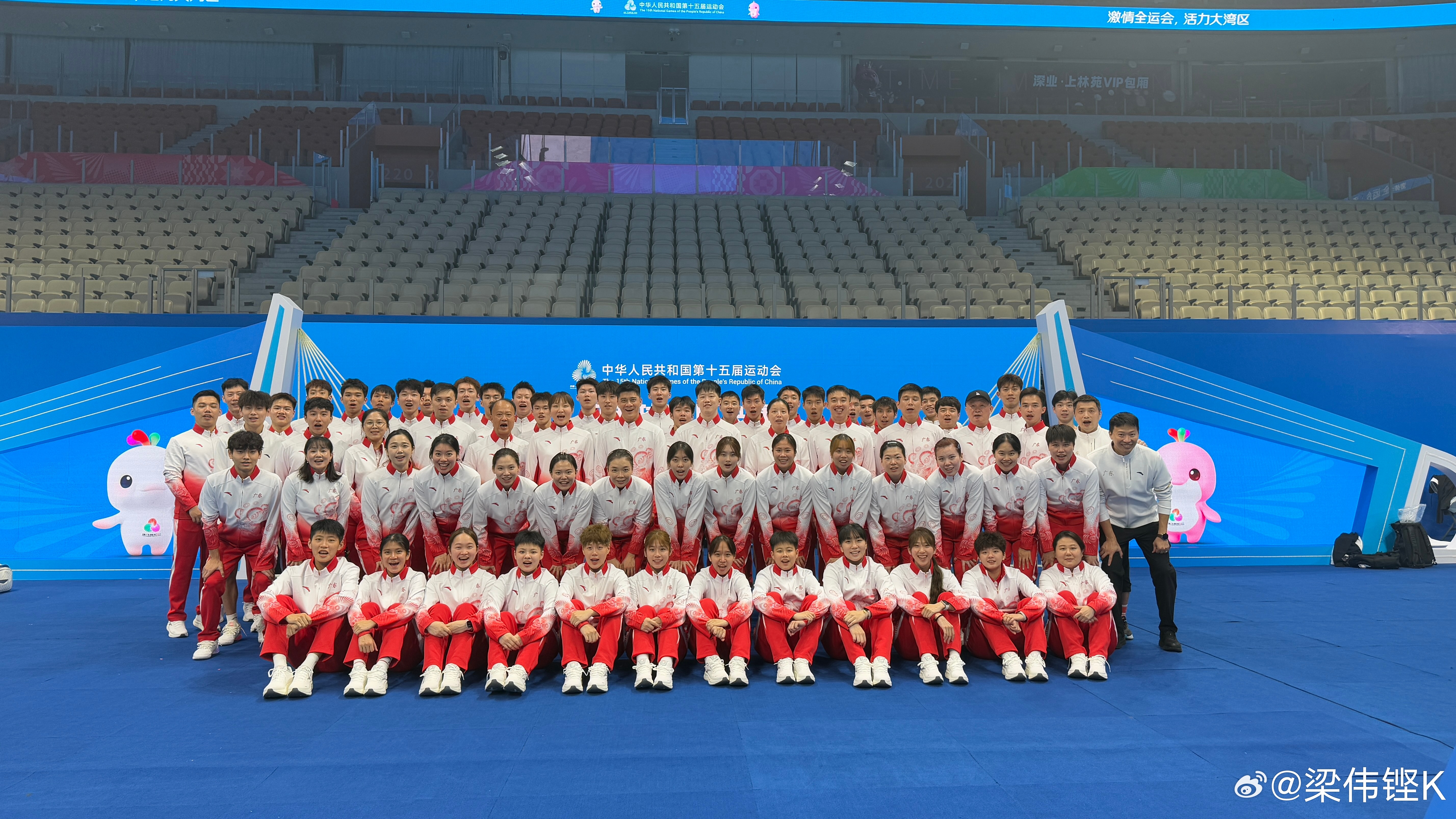 开赛啦开赛啦！！广东队加油[加油][加油] ​​​