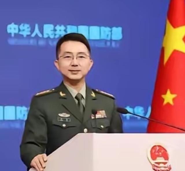 7月21日，台湾地区“防务”部门发布通报：一架直升机与一架无人机活动近9小时，释