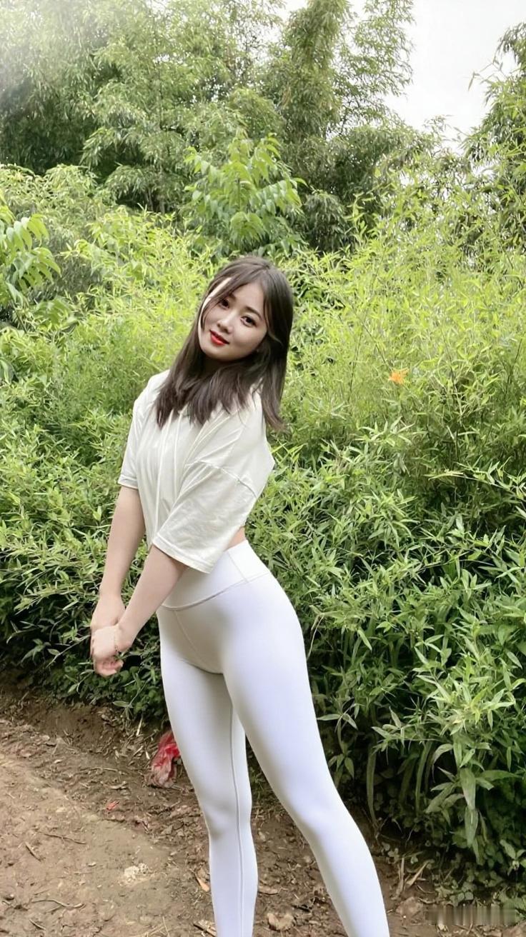 好身材+好气质，健身女孩的穿搭就是教科书！