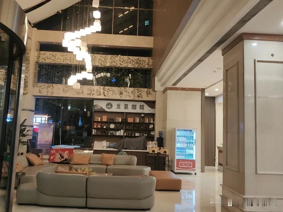 打卡燕山大酒店沉浸式躺平，丰盛早餐与舒适客房幸福感拉满