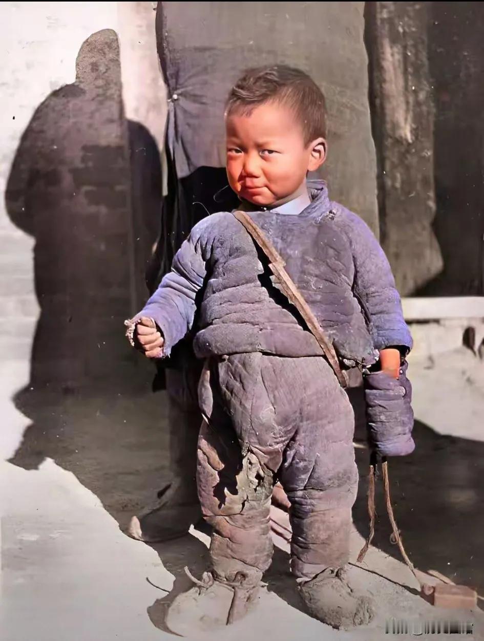 这张照片拍摄于1930年冬，当时一名外国摄影师，正在河北定县（定州市）采风，偶然
