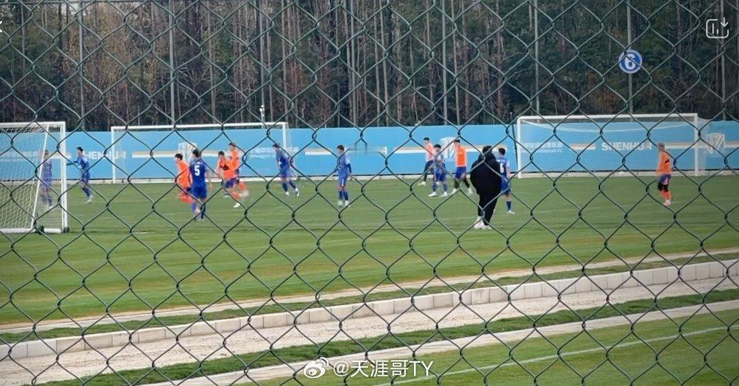 山东泰山今天下午，山东泰山跟上海申花在上海康桥基地（封闭热身赛）进行了一场热身赛