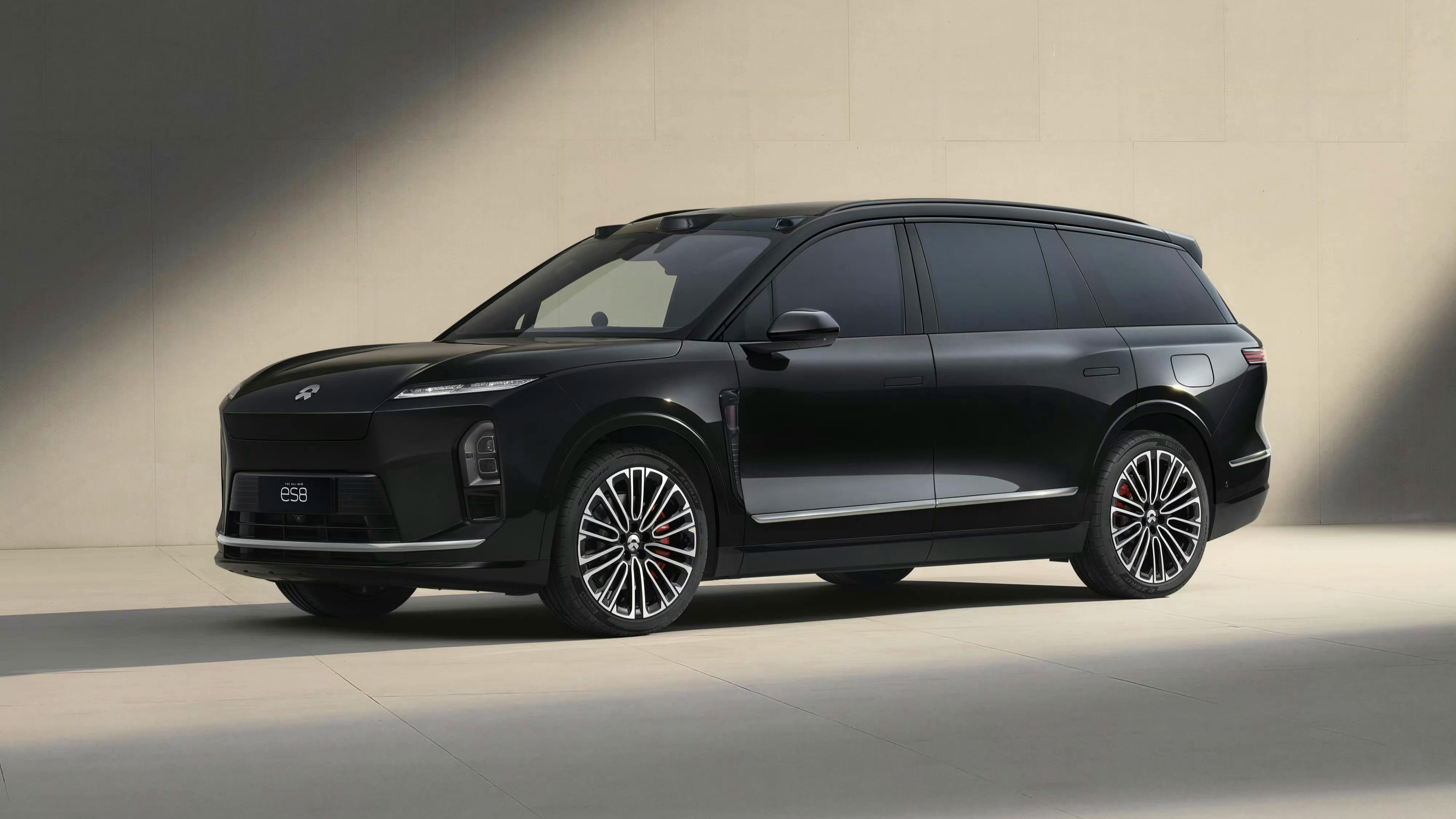 蔚来ES8 12月卖了2.2万台，刷新国产汽车40万以上车型单月交付纪录 