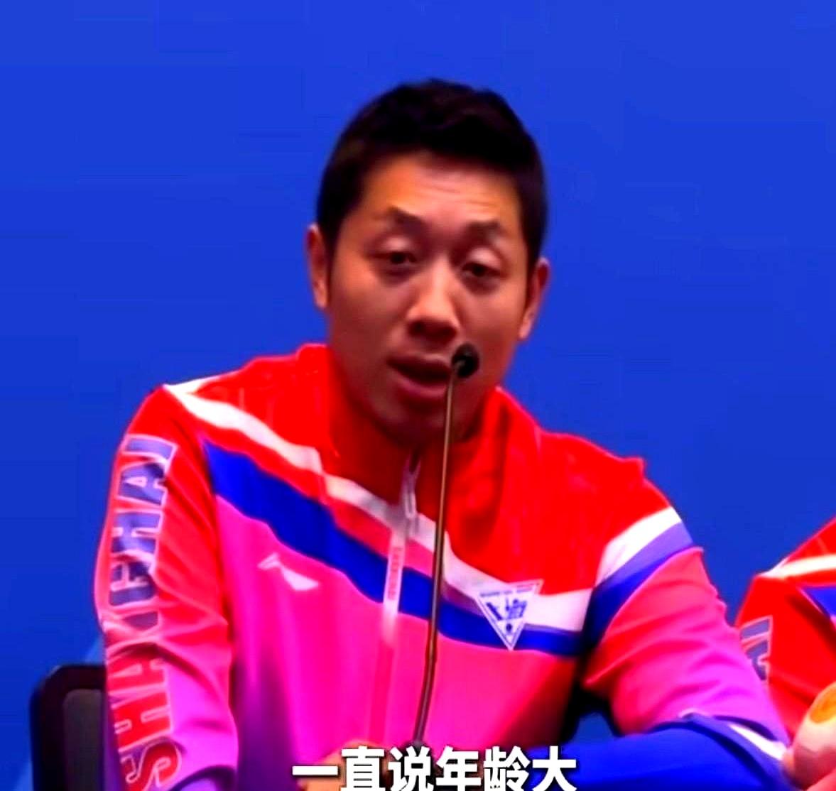 果然当了亚洲乒联副主席的许昕就是不一样，还是太全面了。  
 

赛场上许昕的直