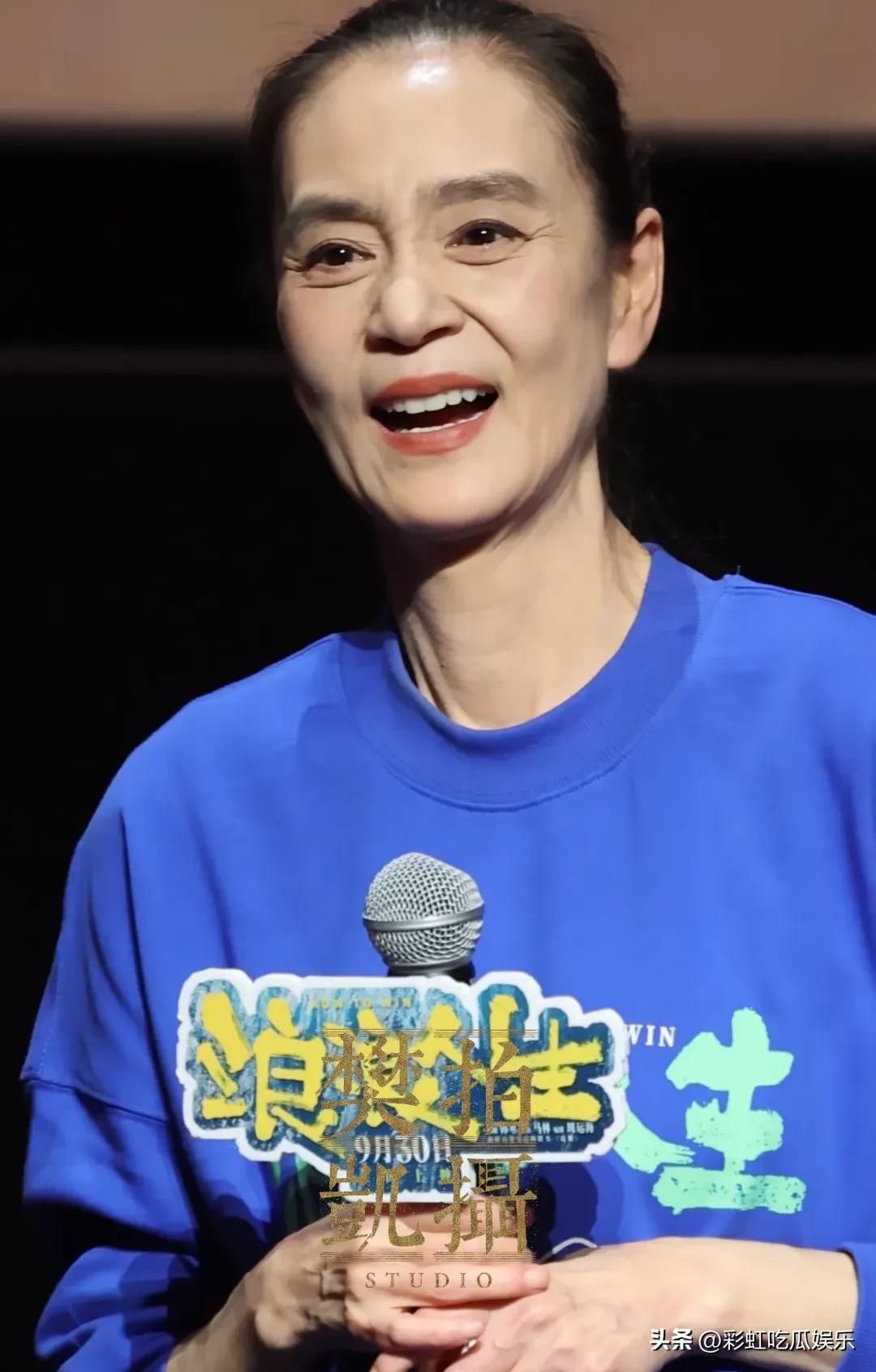 刘雪华是被琼瑶认证的脸，她是琼瑶剧御用女主，年轻时掉眼泪说掉就掉，她的眼泪像珍珠
