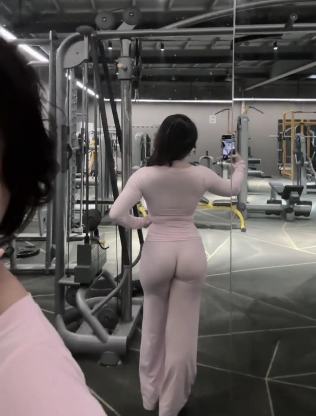 女生健身的时候为啥穿紧身裤? 坚持健身的动力是什么 爱健身的你,是否还在坚持? 
