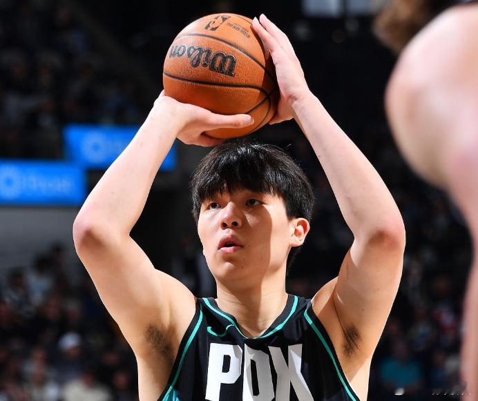 1月4日讯 今日开拓者115-110战胜马刺。赛后开拓者媒体人、球队媒体日主持人