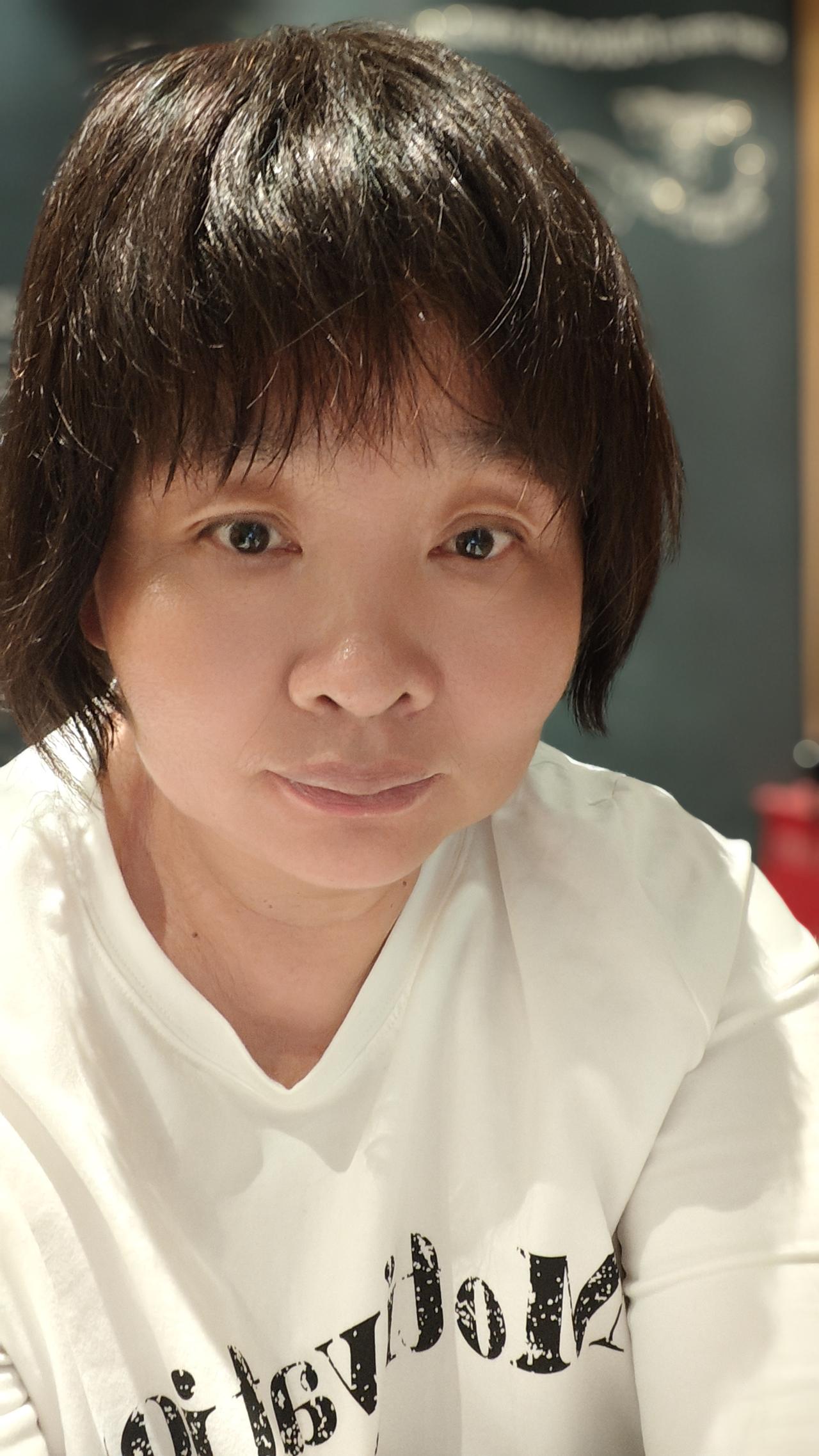 母亲节小确幸｜被一句童言治愈的午后
 
今日母亲节，中午和老公、儿子温馨聚餐，一
