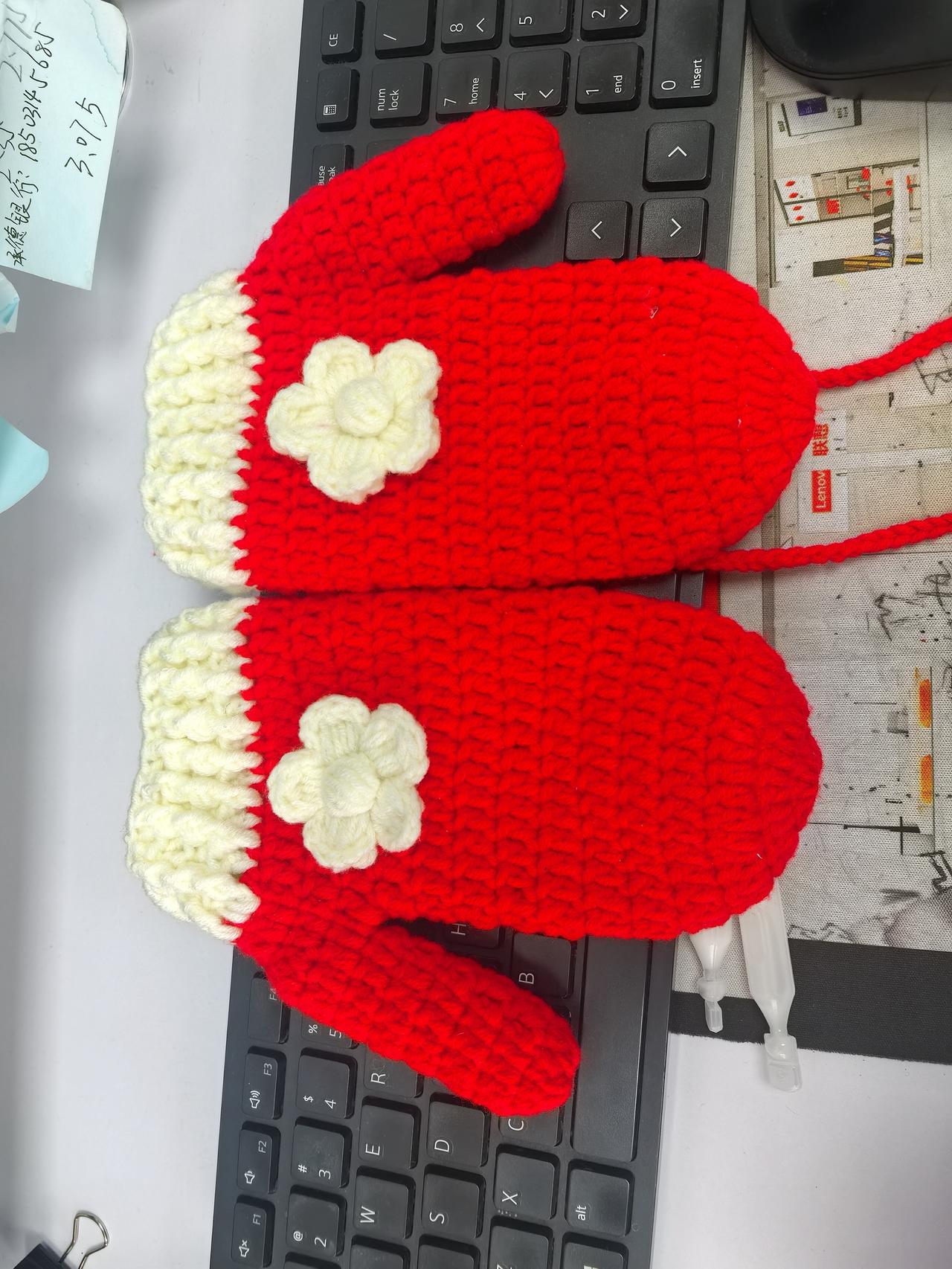 总要一些爱好，来支撑疲惫的生活[大笑]
发了个朋友圈,然后朋友圈有些不太熟悉的人