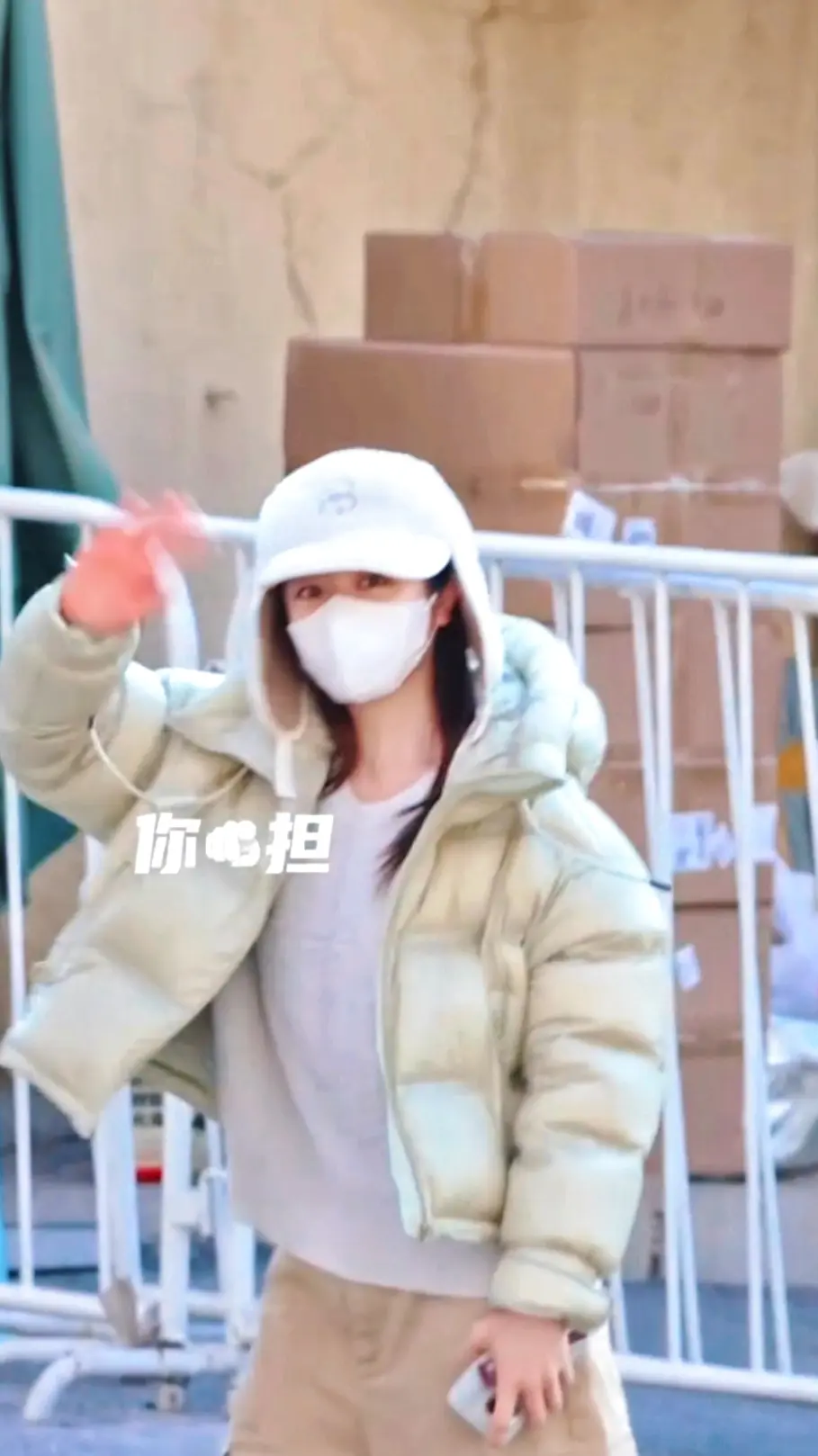 好萌的饱饱一直挥手手