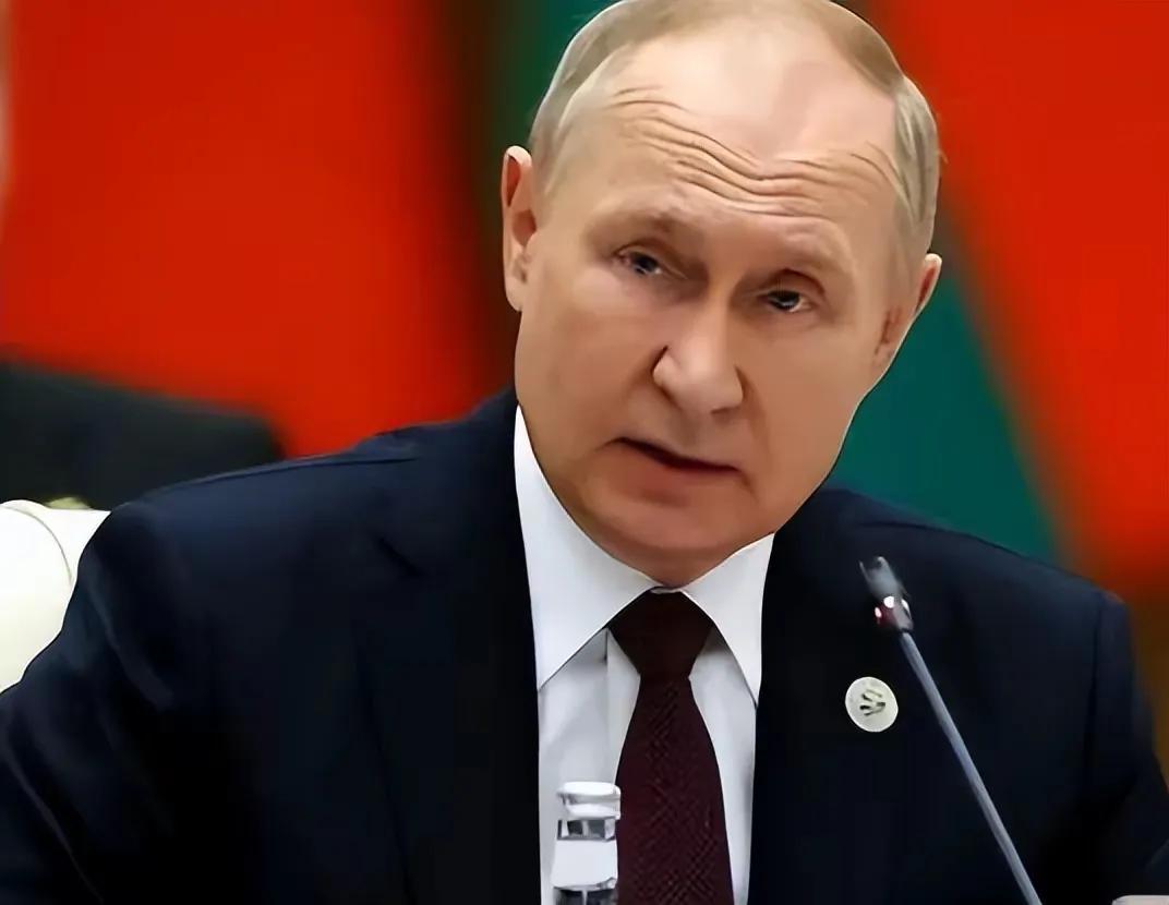 普京提出最新停火谈判条件！他表示，俄方随时愿与乌方就冲突展开谈判，谈判的前提条件