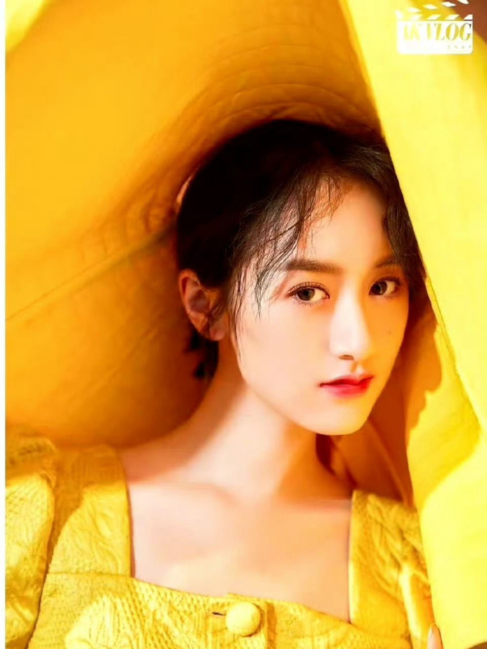袁冰妍 关于明媚的另一种答案：暖黄🧡💛所以我觉得人生路上抛锚是常态好在暖黄色