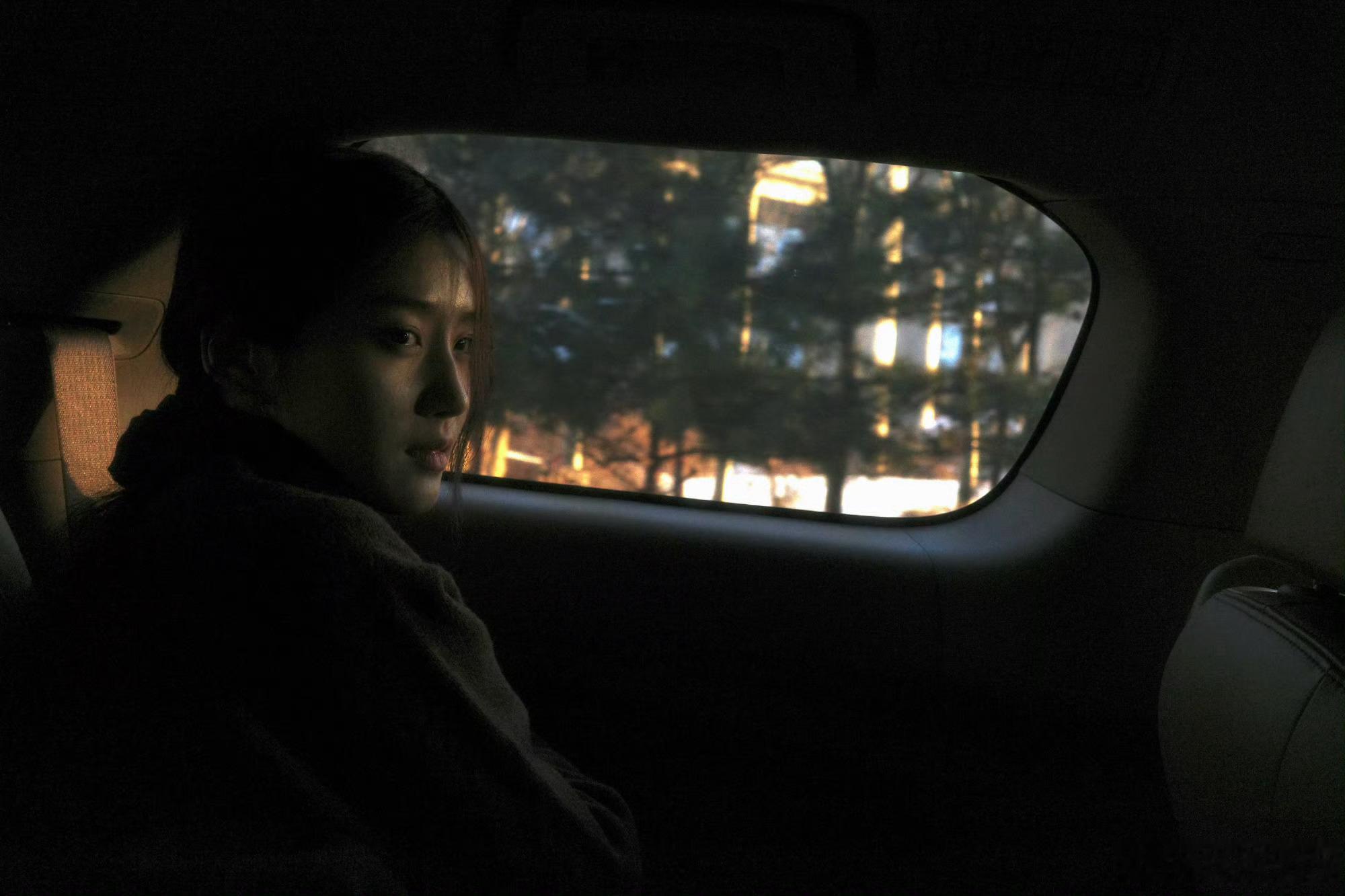 卢昱晓  lyx卢昱晓折月亮 lyx 卢昱晓云厘 “我炙热明媚的爱，未曾泯灭，当