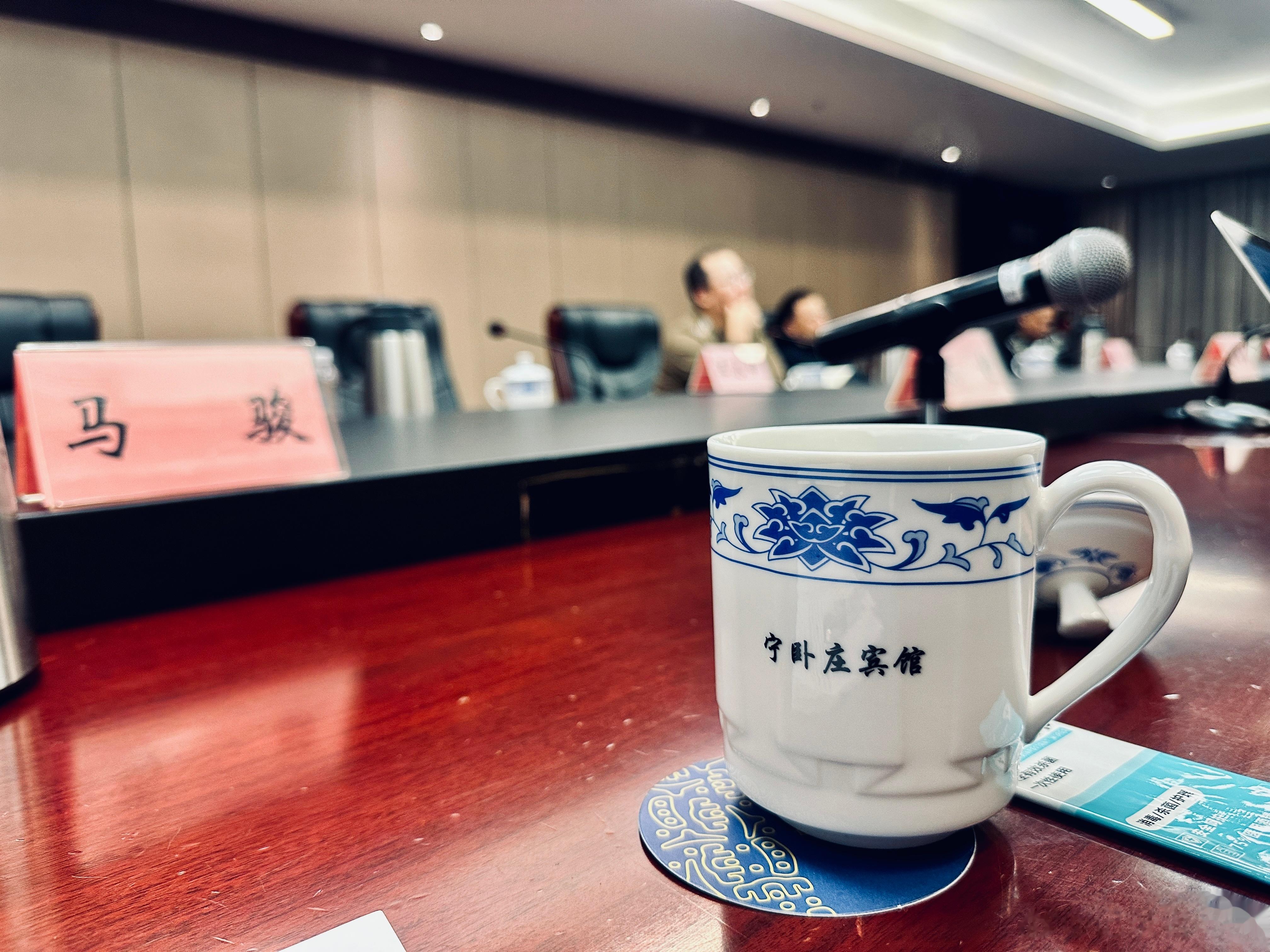在这个世界上，看到有人依然会坚持自己，告诉别人什么是责任、良知和底线。好梦~~ 