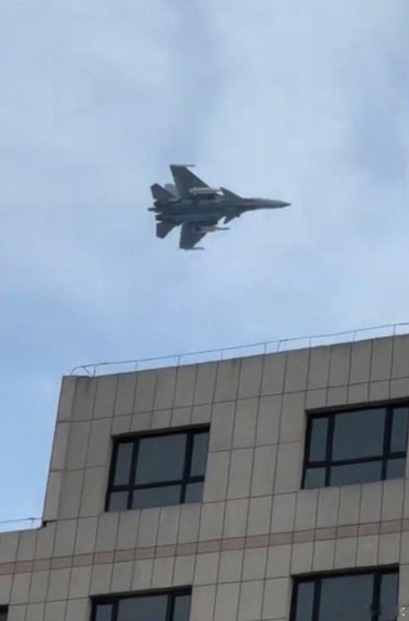 如果照片属实，那么这是首次确认发现歼-15携带YJ-15反舰导弹。烽火问鼎计划