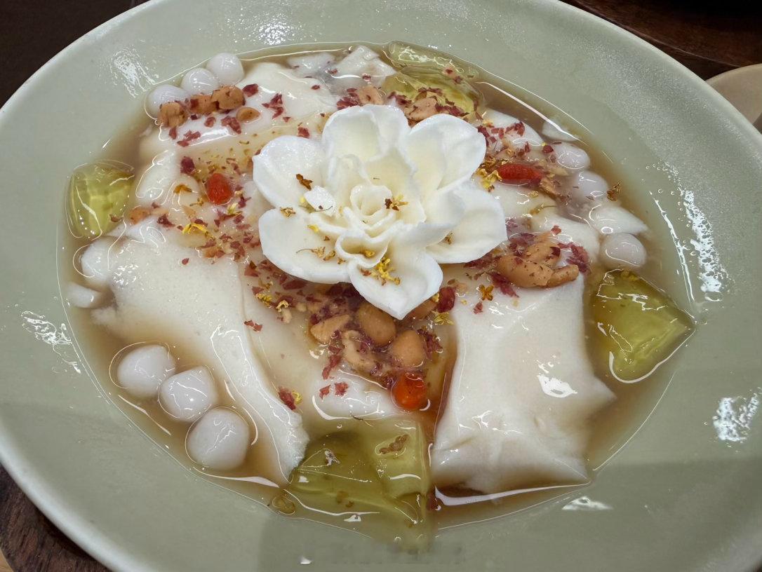 无论什么时候，食神总是能从美食中获得力量。 