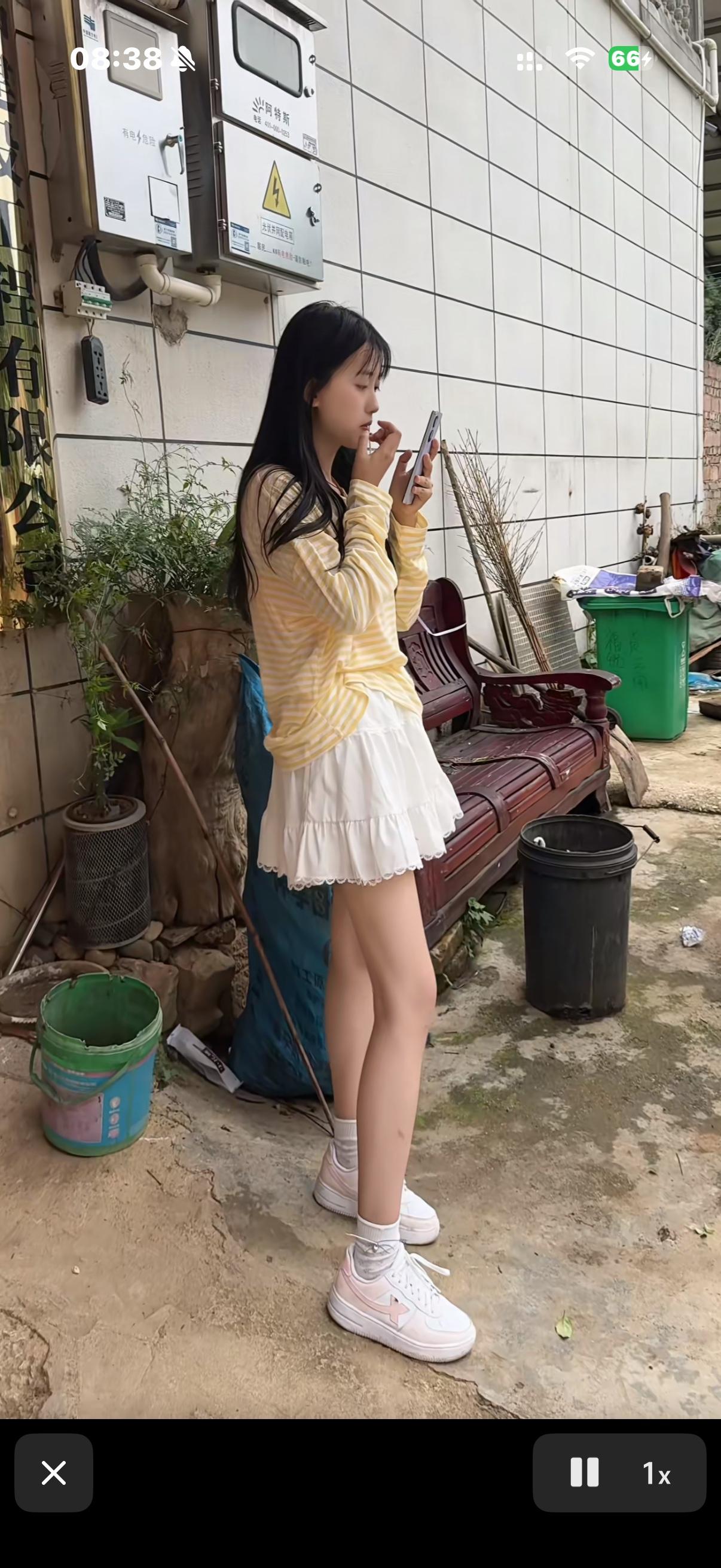 你能就受一个外表英俊潇洒，
月薪却只有四五千的男生吗？亲戚朋友都劝我，
过日子，