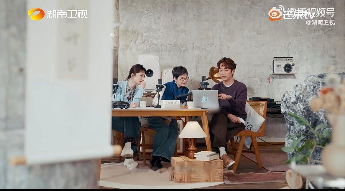 张栋梁一怒之下怒了一下 唯一一次 “急眼” 居然是选演出服的小插曲，一句无奈的妥