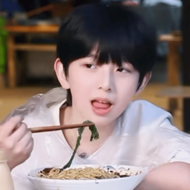 新音三天我就在威逼端好板凳乖乖等着站姐hyq的照片视频和🆔 这个冬天和陈浚铭见