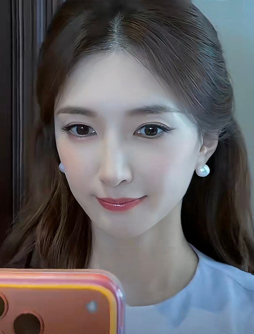 江疏影怼脸美哭我了江疏影怼脸真的太能打了！清冷骨相自带高级感，每一帧都美得让人移