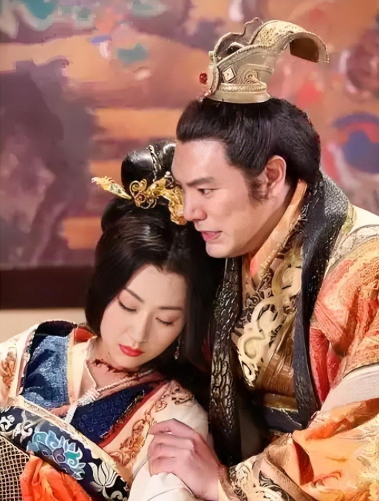 公元630年，李世民召见萧皇后，请她吃水果。萧皇后剥了两瓣蜜橘放嘴里，细品之下泪