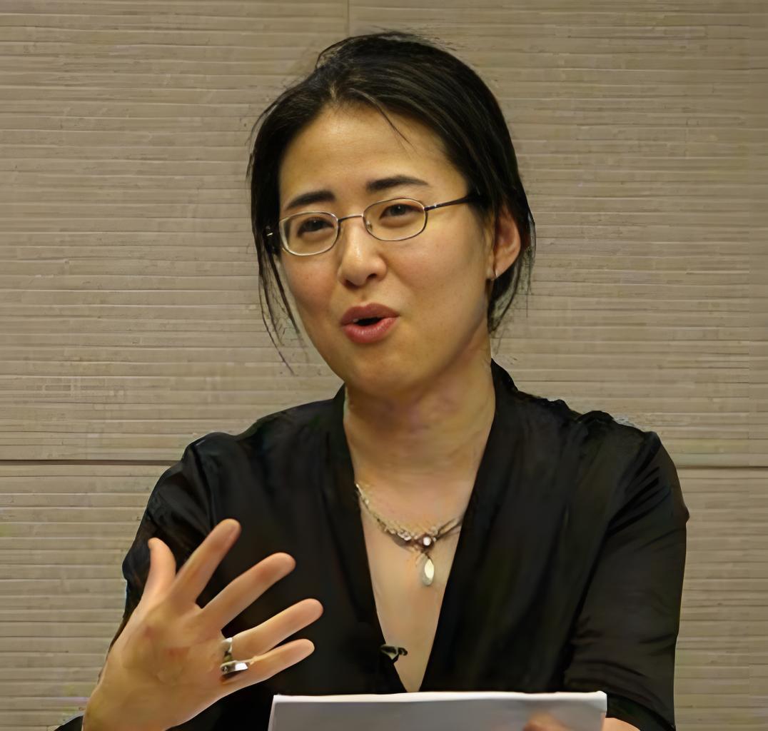 结缘诗人海子，忘年交温暖燕园时光
 
在燕园的求学路上，田晓菲结识了生命中重要的