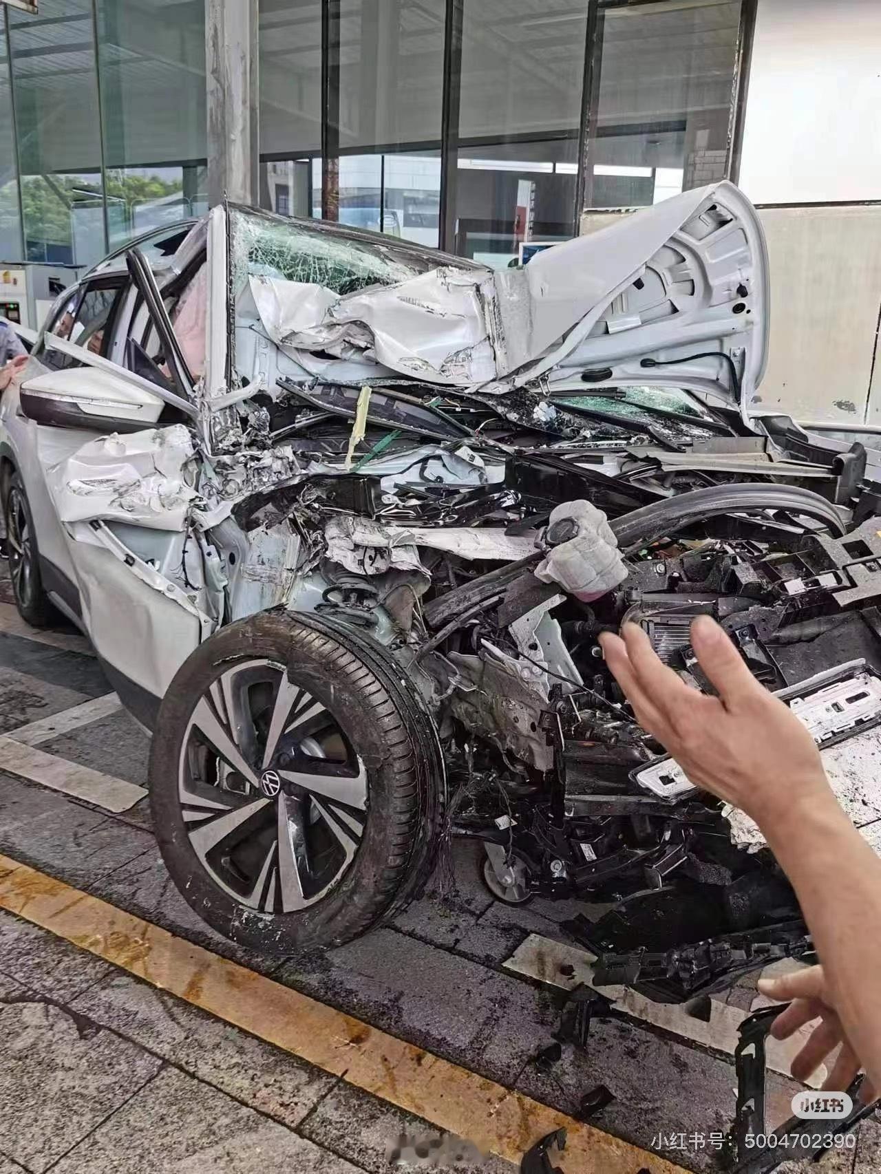 超千万辆汽车配备隐藏式门把手司机仍是辅助驾驶第一责任人 新车新科技，老革命遇到新