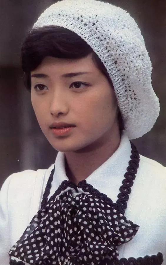 戴帽子的山口百惠