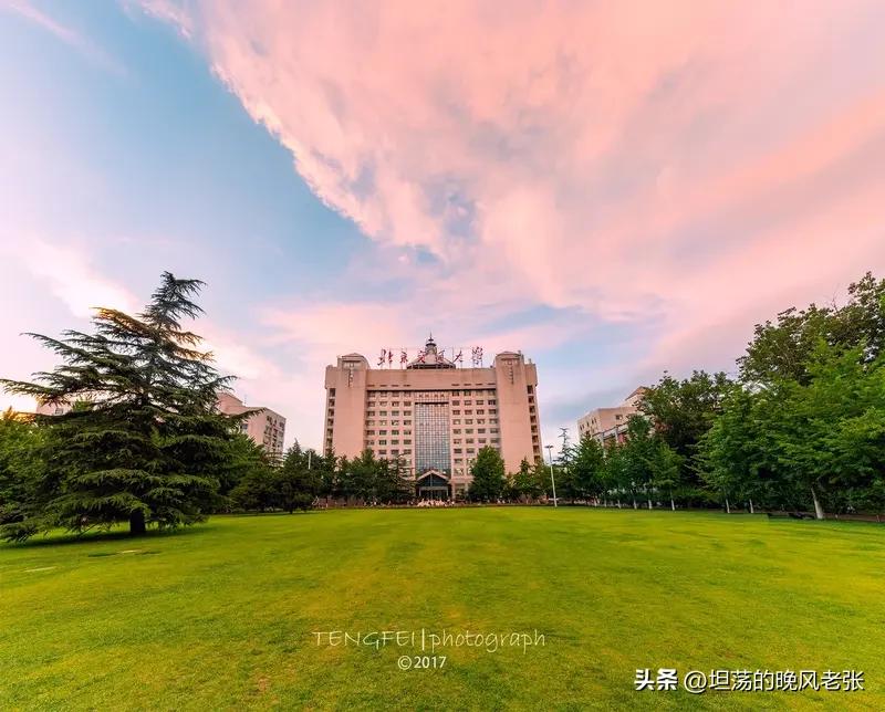 想进铁路系统，选对院校很重要。本科里，高分段可以冲第一梯队，像西南交通大学、北京