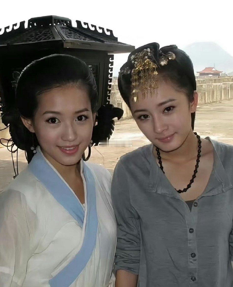 当年大家还是黄种人，妆发还能大光明跟史实一样 ​​​